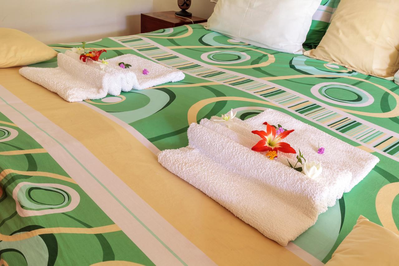 Airport Guesthouse エンテベ エクステリア 写真